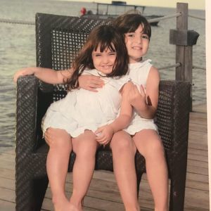 Meet your Posher, Gloria